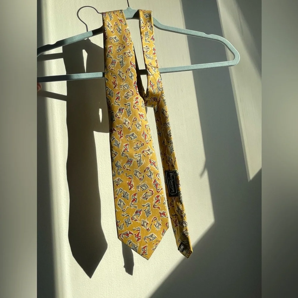 Burberry Vintage Yellow Silk Kite Tie